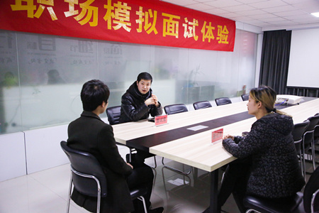 職場攻略講座進(jìn)校園，拓展校企合作促就業(yè)