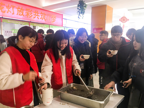 猜燈謎，鬧元宵—南京新華不一樣的元宵節(jié)