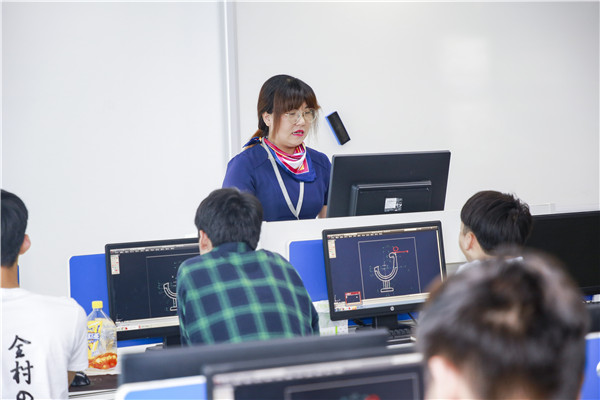 女孩子讀什么技校好？