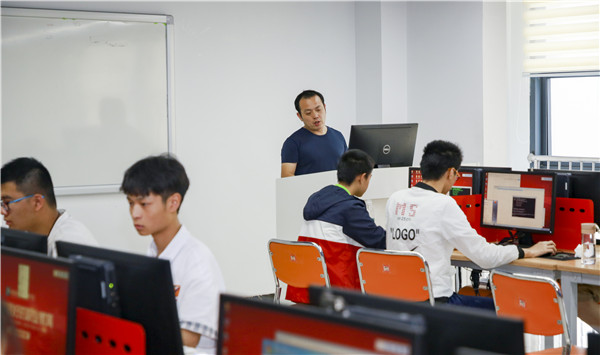 女孩子讀什么技校好？