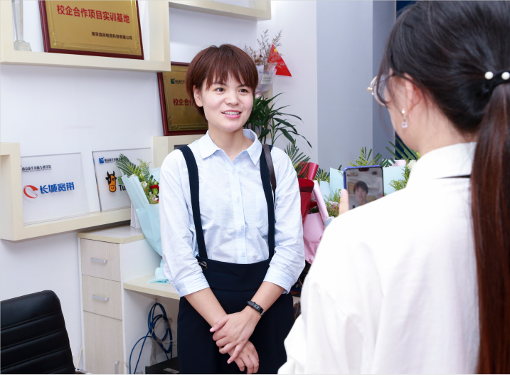 “有夢想就要為之努力，讓夢想綻放在行動力中”