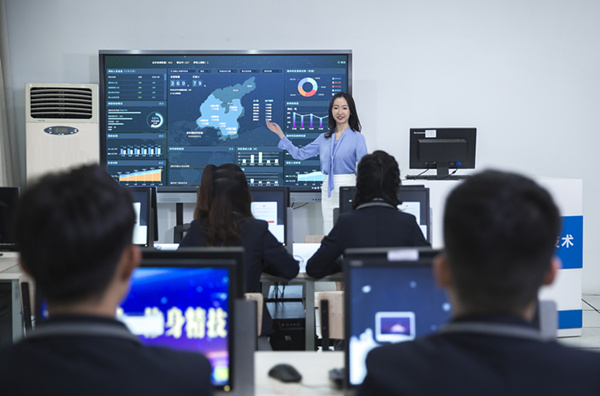 技校里面有什么<a href=http://njxh.cn target=_blank class=infotextkey>專業(yè)</a>？適合初中去學(xué)習(xí)么？
