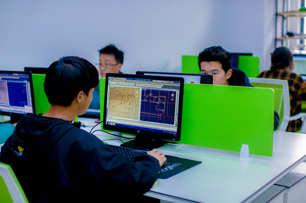 南京新華電腦的學(xué)費(fèi)多少？學(xué)費(fèi)貴么？