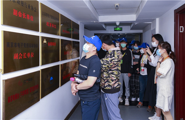【南京新華五一試學(xué)營】試學(xué)火爆，歡迎新同學(xué)來到南京新華~