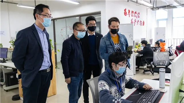 屢登央視，新華電腦教育全面新升級！