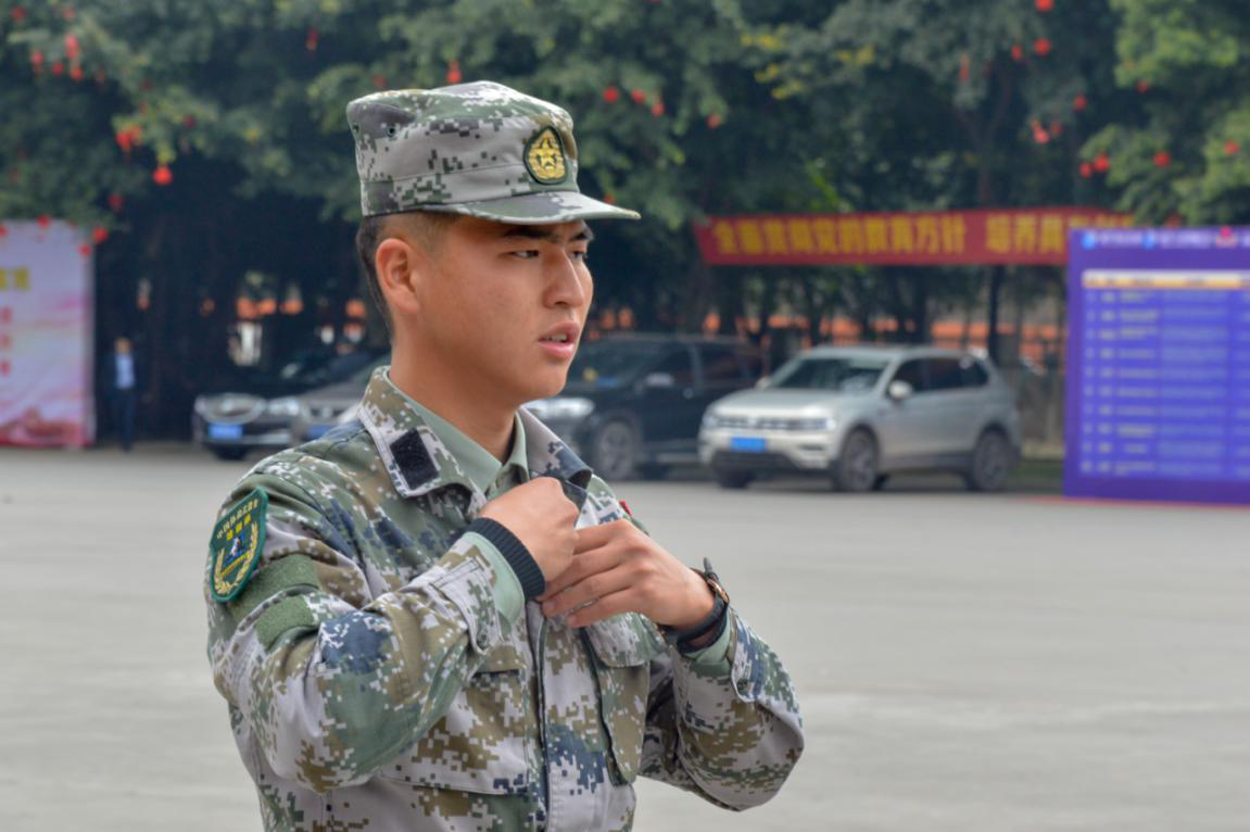 新華“三教三訓”之軍訓|揮灑汗水書寫迷彩青春！