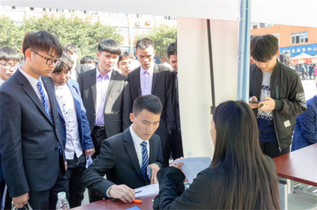 職業(yè)教育托舉新希望，如何選擇一所好學(xué)校？