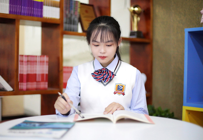 初<a href=http://njxh.cn target=_blank class=infotextkey>高中</a>女生學(xué)什么<a href=http://njxh.cn target=_blank class=infotextkey>專業(yè)</a>好？女生最吃香的互聯(lián)網(wǎng)熱門<a href=http://njxh.cn target=_blank class=infotextkey>專業(yè)</a>排名出爐！