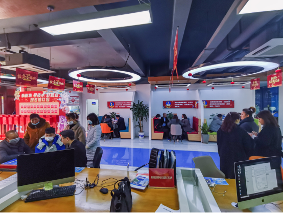 南京新華電腦專修學(xué)院330校園專場咨詢?nèi)栈顒映晒εe辦！
