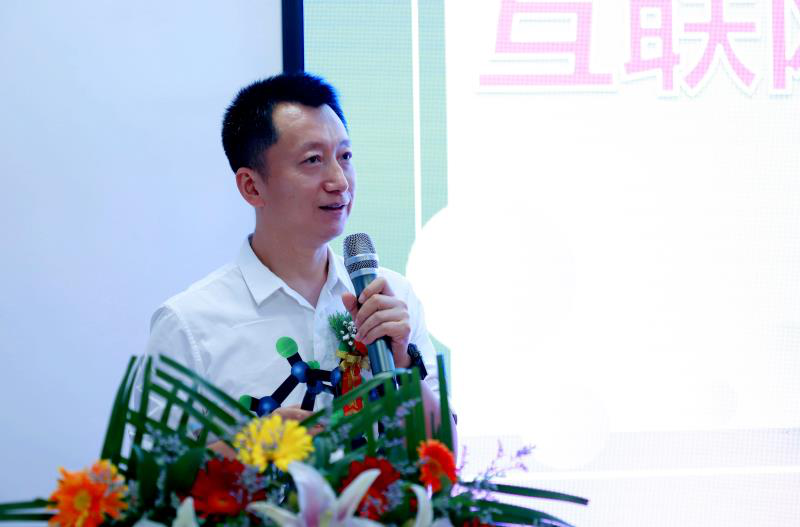 傳遞向上力量！新華電腦學(xué)?！独蠋焷砹恕?月繼續(xù)開講！