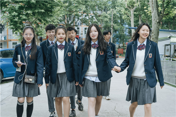 考不上<a href=http://njxh.cn target=_blank class=infotextkey>高中</a>怎么辦？女孩學(xué)點(diǎn)什么好