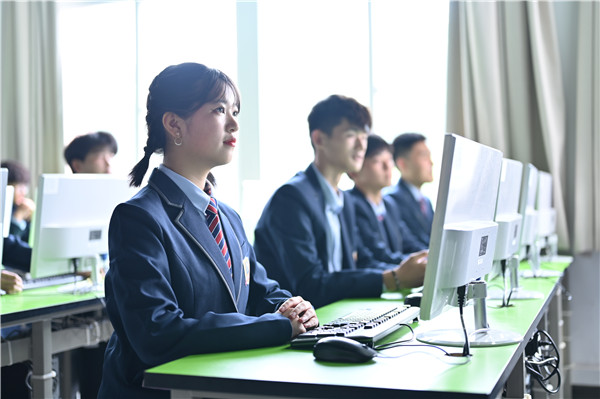 如何高水平薪資就業(yè)？這有一本新華秘籍！