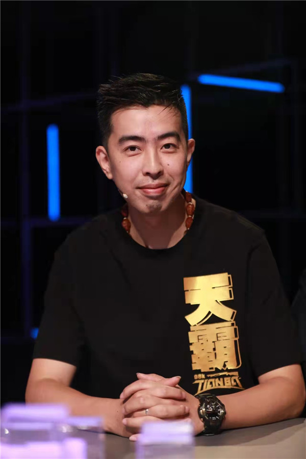王者爭(zhēng)霸 限定名額！LGD俱樂(lè)部明星成員來(lái)新華啦！快來(lái)一戰(zhàn)高低
