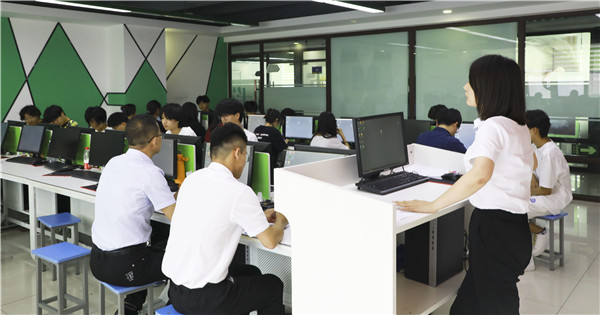 南京新華結(jié)課答辯|你們的成長，我們來見證！