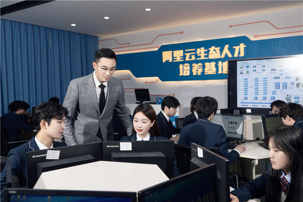 為什么新職教法引起社會(huì)熱議，新華帶你了解