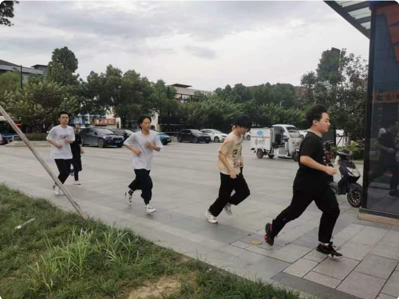 “玩轉(zhuǎn)熱愛(ài)，競(jìng)無(wú)止境”|新華互聯(lián)網(wǎng)科技2022電競(jìng)青訓(xùn)營(yíng)正式開(kāi)營(yíng)！