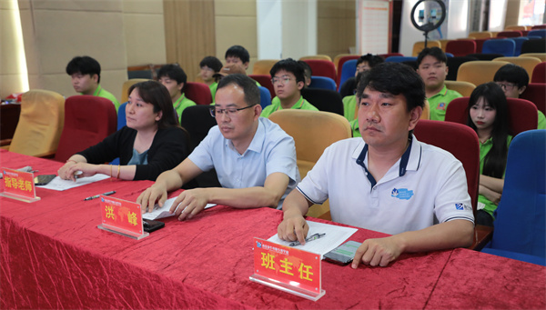 南京新華電腦專修學?；ヂ?lián)網(wǎng)2303班結(jié)課答辯圓滿落幕，學子展現(xiàn)<a href=http://njxh.cn target=_blank class=infotextkey>專業(yè)</a>技能與風采