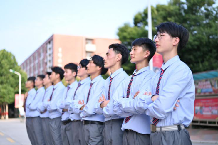 職業(yè)教育托舉新希望，如何選擇一所好學(xué)校？