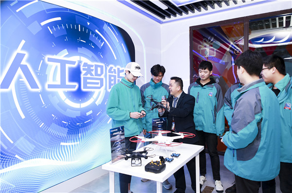 南京新華電腦專修學(xué)院地址，怎么走？