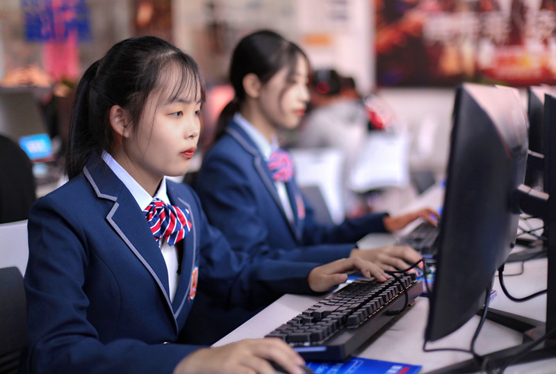初高中女生學什么專業(yè)好？女生最吃香的互聯(lián)網(wǎng)熱門專業(yè)排名出爐！