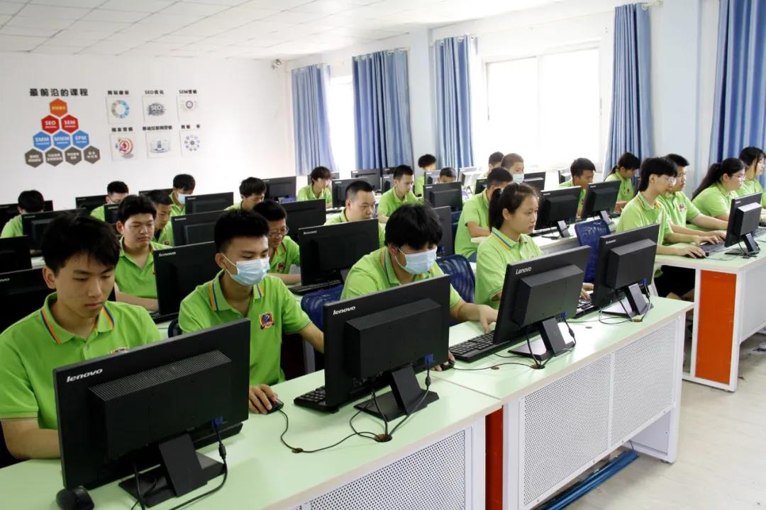 補錄通道 | 南京新華電腦專修學院少量招生補錄中，名額有限，欲報從速！