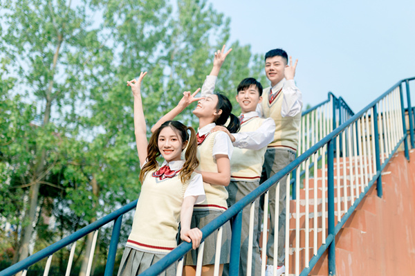 起起伏伏的奧運(yùn)賽場不就是我們的人生嘛？
