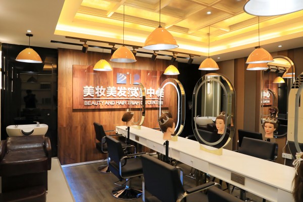 南京新華美妝專業(yè)怎么樣？就業(yè)前景好不好？