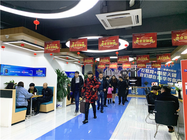 年前擇校，為啥家長都來南京新華實地考察？