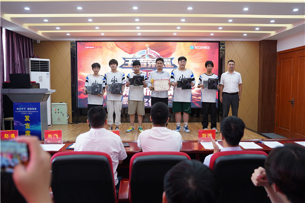 恭喜！我校學(xué)生代表隊榮獲2023 年“迎亞運(yùn)”新華電腦教育王者榮耀電競對抗賽亞軍